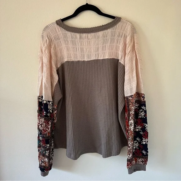 Umgee Boho Long Sleeve V-Neck Waffle Blouse Top Floral Statement Sleeves Casual - Picture 2 of 4